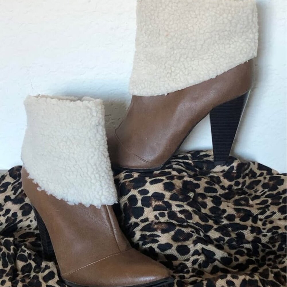 Boots ankle heels brown with faux lambskin zippered